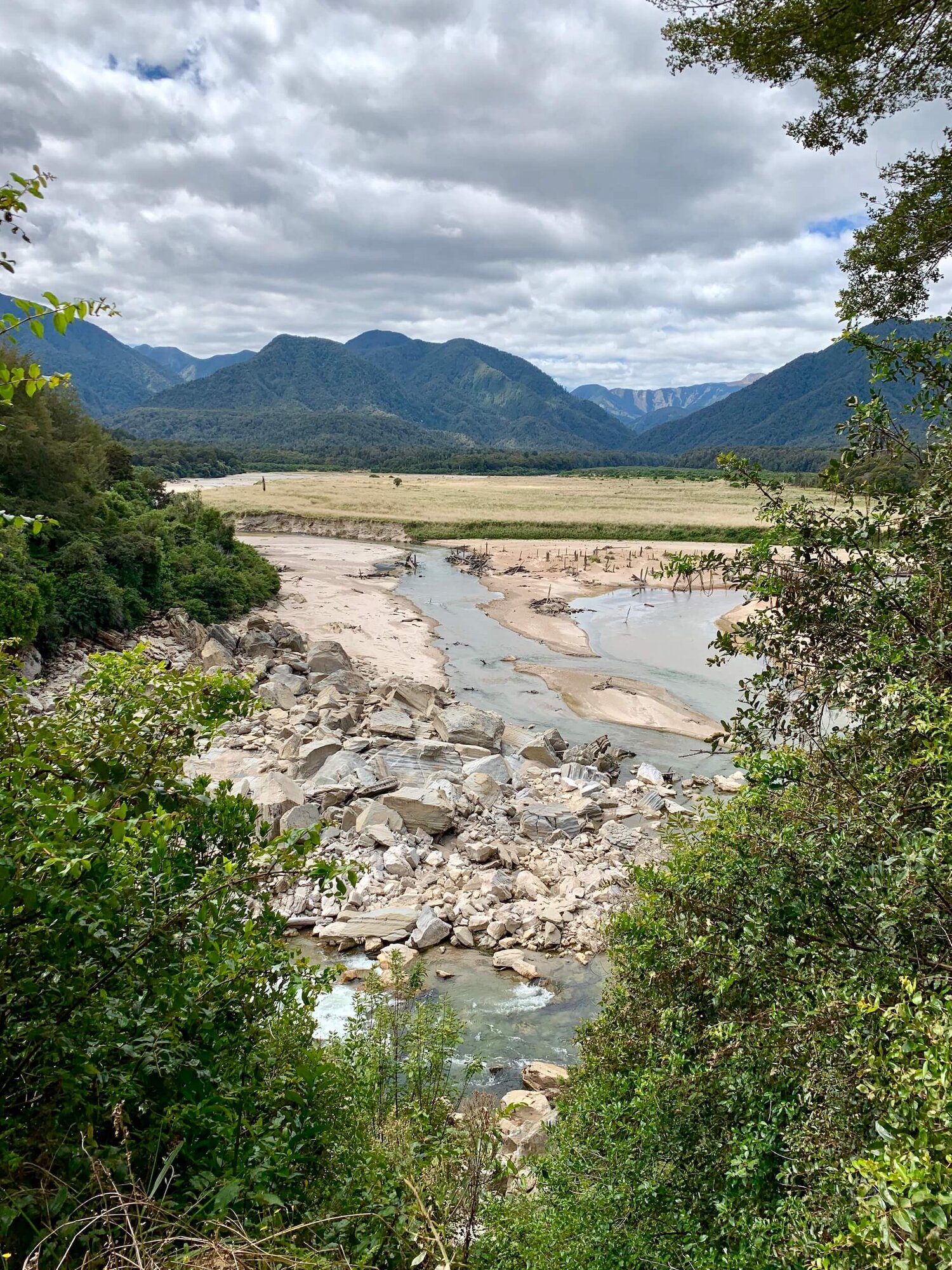 MOKIHINUI FORKS - LOOKING OVER THE GLACIAL VALLEY