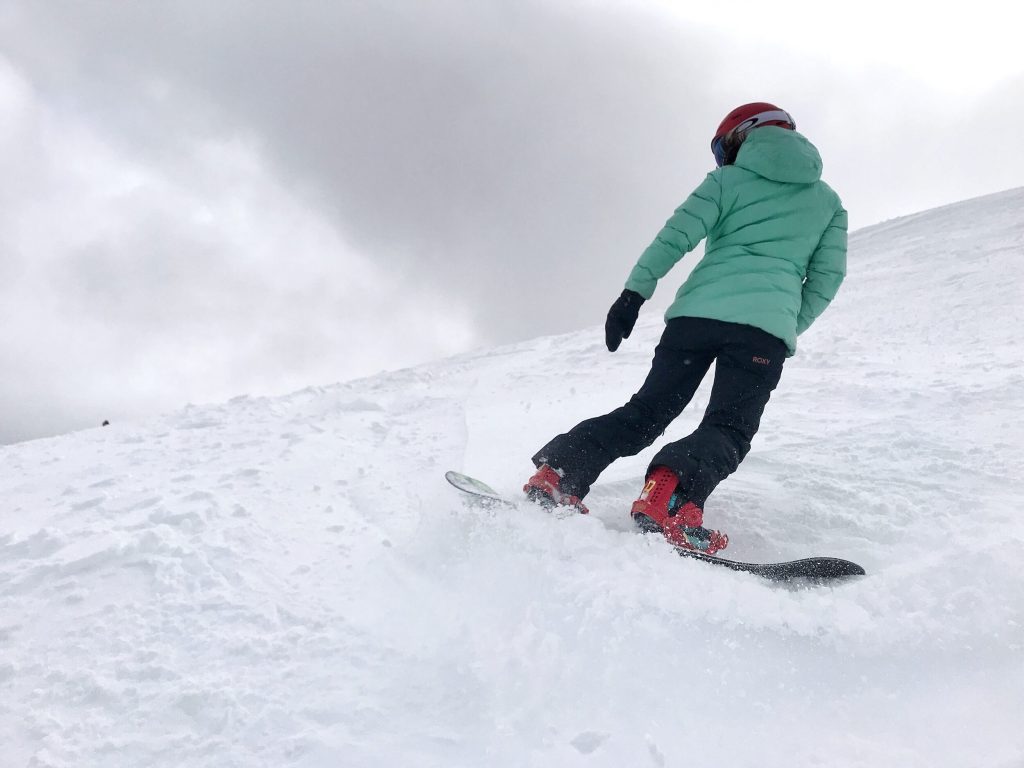 JEN MAKING THE MOST OF THE RECENT FRESH SNOW.