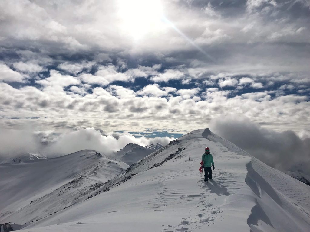 TAKE 5 MINS TO HIKE THE RIDGE LINE TO THE TOP OF MT COCKAYNE TO MAKE THE MOST OF THE COCKAYNE BOWL.